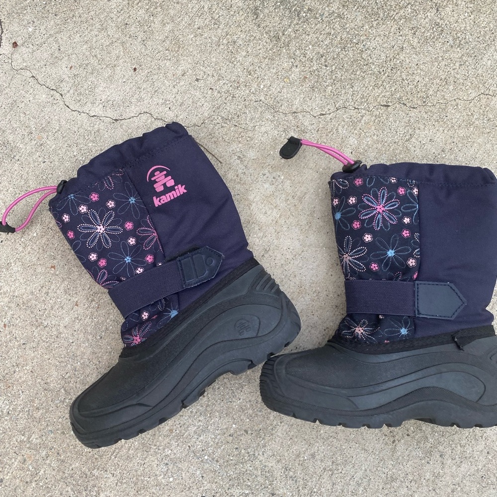 Kamik Kids' Navy and Black Floral Snow Boots Size  13